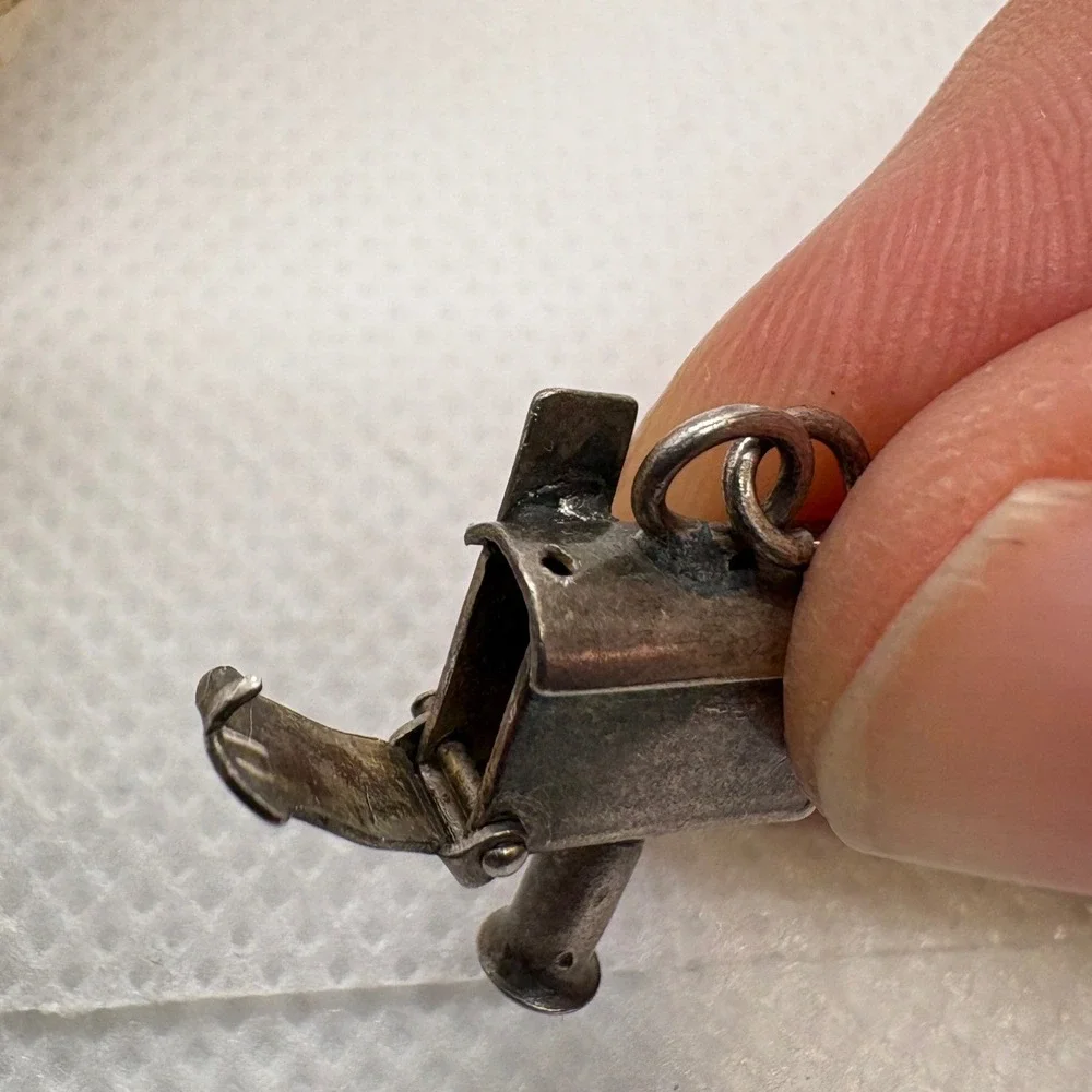 Vintage Sterling Silver Mailbox Charm Opening Door Movable Flag 1.61g Pendant